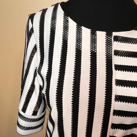 Gracia Statement Shirt with Asymmetrical side detail Size S Stretchy Upscale Top - Picture 4 of 12